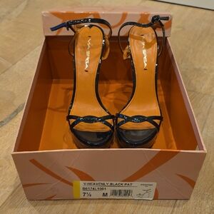 Via Spiga gorgeous Black Patent Strappy Ankle-Heel Platform Heels